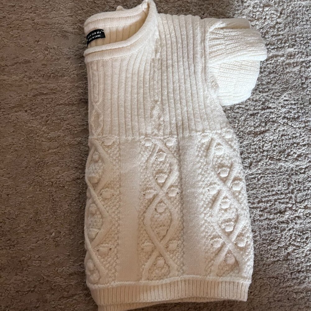 Cropped Short sleeve Sweater with ruffled sleeves